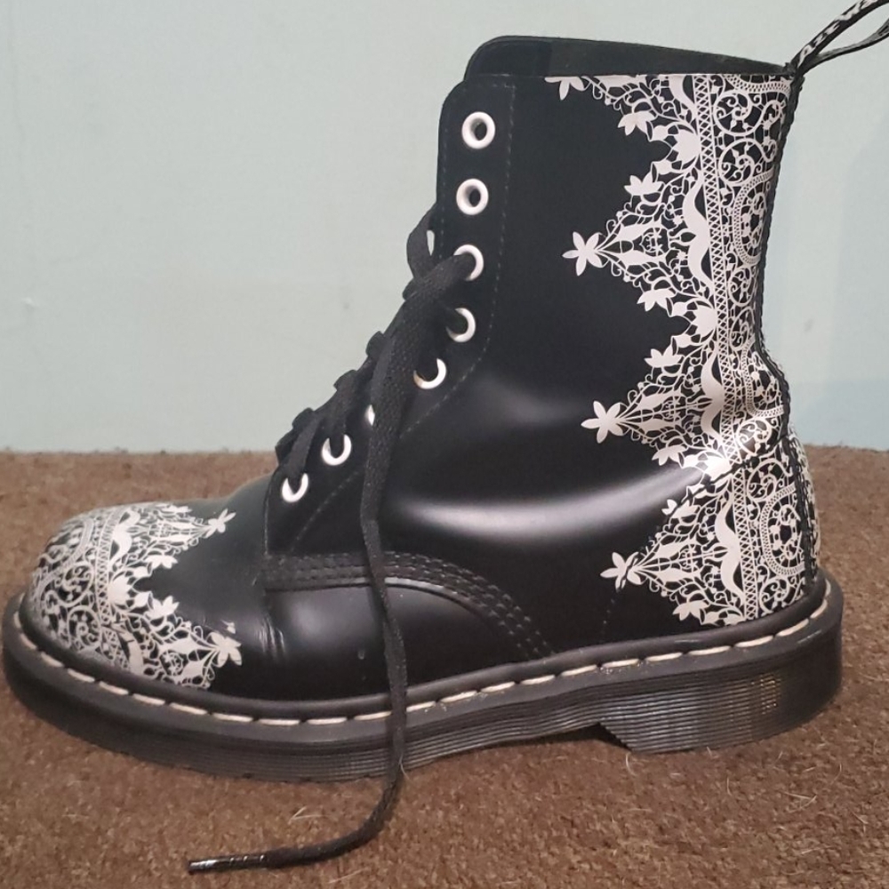 Dr. MARTENS